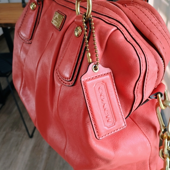 Coach Coral Leather Women's Bag - Picture 7 of 16